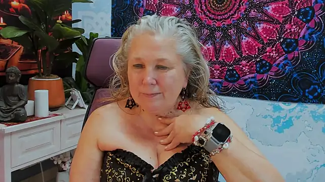 LilaMaharani live cam on StripChat