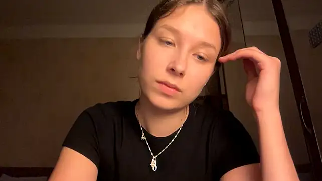 TarenOgilvie live cam on StripChat