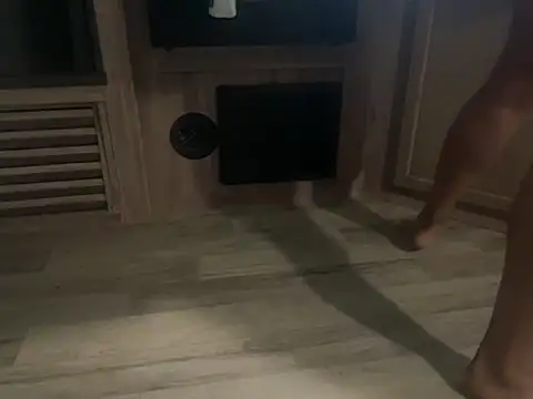 butterfly_liips (G young) - Show pussy lips and slap clit 3x