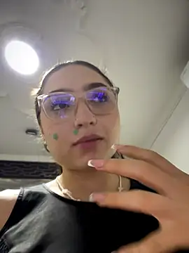 Mia_Luxor