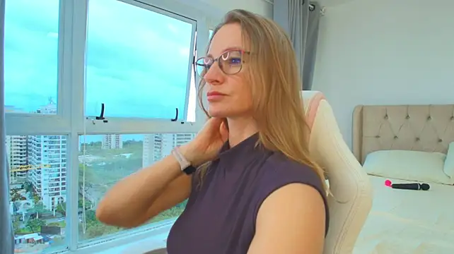 Milf_Tea live cam