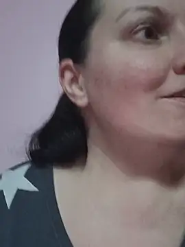 BustyLadyAlma live sex cam