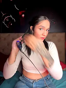 Isabella-Teen live cam