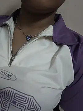 Ritika_jha01 live cam on StripChat