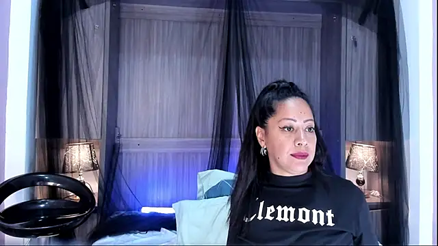 AllieBennet live cam on StripChat