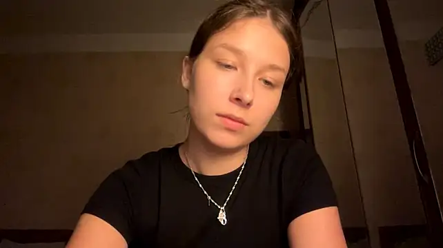 TarenOgilvie live cam on StripChat