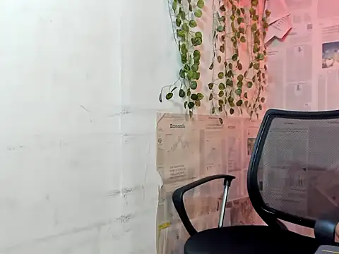 Nahomi_hot_77 live cam on StripChat