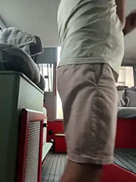 dadbod21 live cam on StripChat