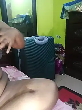 Maya-2010 live cam on StripChat