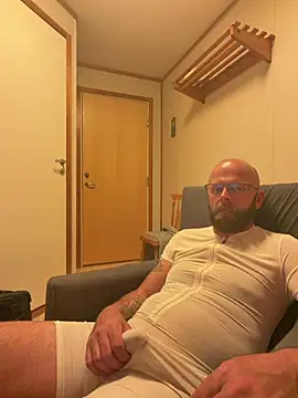 mrmoi1234 live cam on StripChat