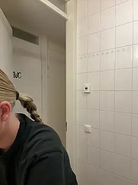 yourhornyslut