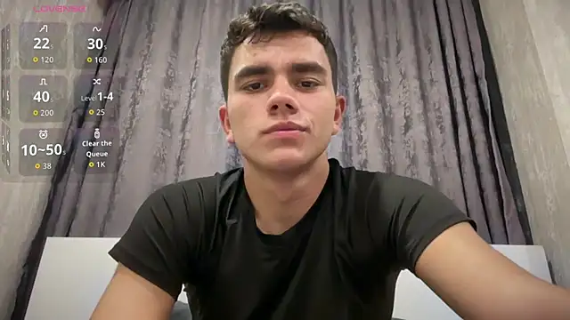 just_max02 (M twink) - Flex muscles topless