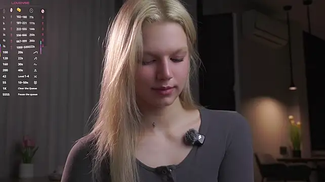 EdlinAlliston live cam on StripChat