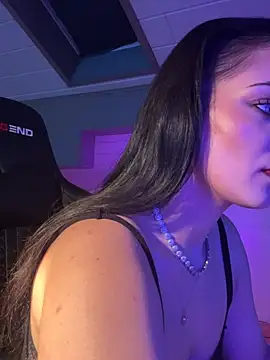 LunnaVey live cam on StripChat
