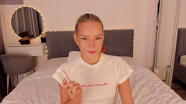 CassieRayss live cam on StripChat