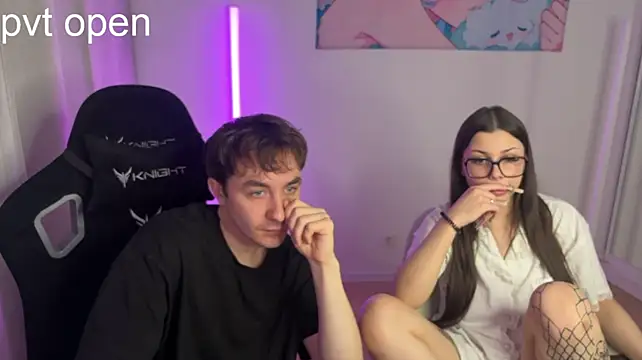 xgvgggx live cam on StripChat