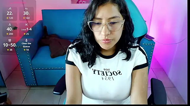 violetta_4m live cam on StripChat