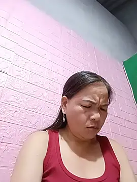 emgaihoixuan live cam on StripChat