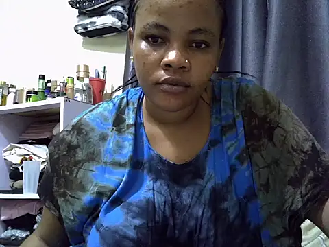 EliteLuna live cam on StripChat