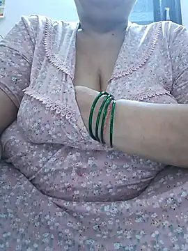 Kavya_XX live cam on StripChat