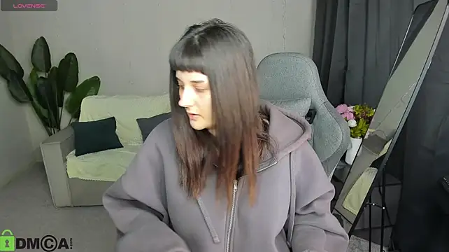 Mia__sensual live cam on StripChat