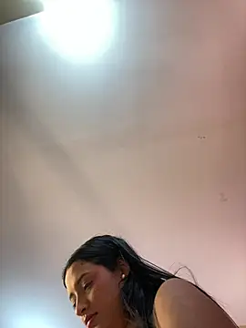 SaharQamar live cam on StripChat