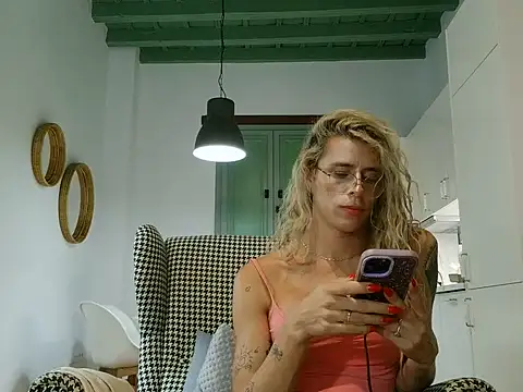 july_fucha live cam