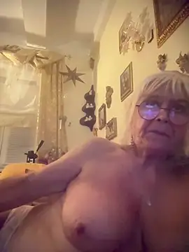 HotGrandma70
