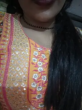Eshwari_Chopra live cam on StripChat