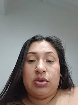 Hot_bella12 live cam on StripChat