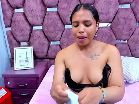 AnalNaugthy live cam on StripChat
