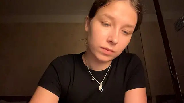 TarenOgilvie live cam on StripChat
