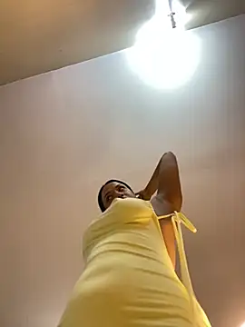 SaharQamar live cam on StripChat