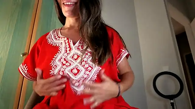 Camii2244 live cam on StripChat
