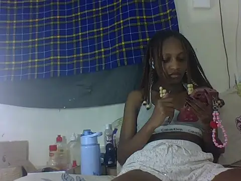 yummyqueenk live cam on StripChat