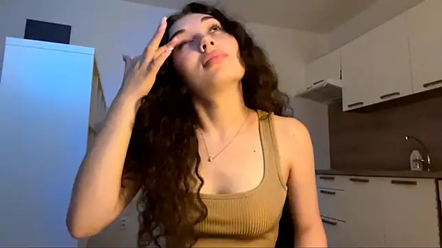 LisetteGhazvini live cam on StripChat