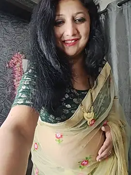 Sexy_rii live cam on StripChat