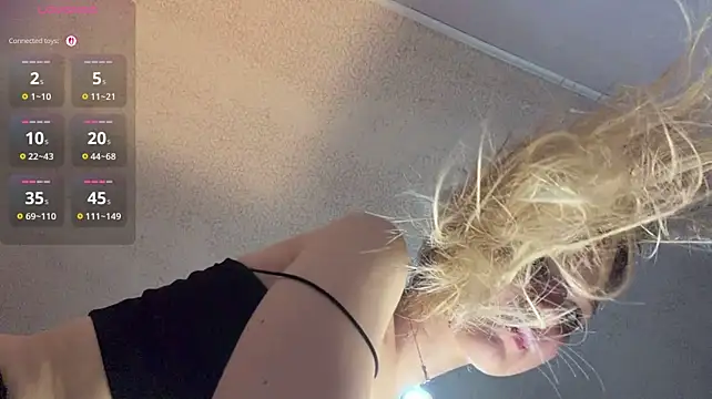 CatrinaRingquist live cam on StripChat