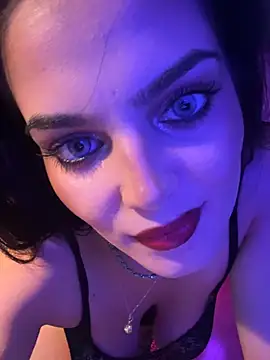 LunnaVey live cam on StripChat