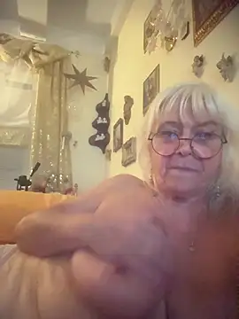 HotGrandma70