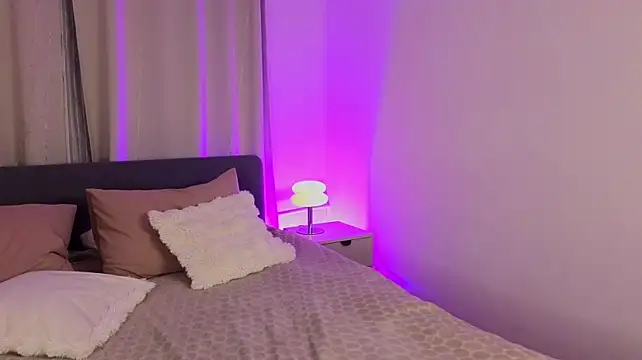 e1v1s live cam on StripChat