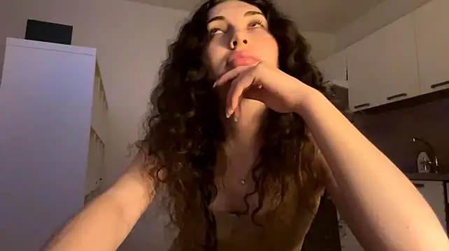LisetteGhazvini live cam on StripChat