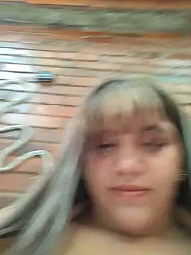 ivy_enjoy (F young) - Oil my tits in public