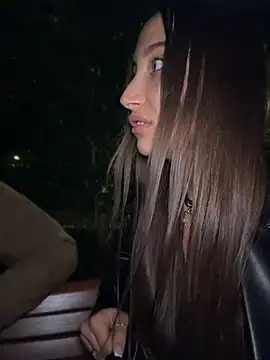ICrazyOneIRL live sex cam