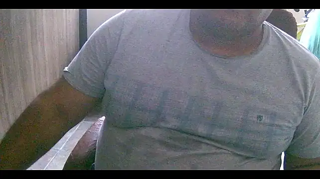 ulmo_br (Ask my age) - Take off my shirt