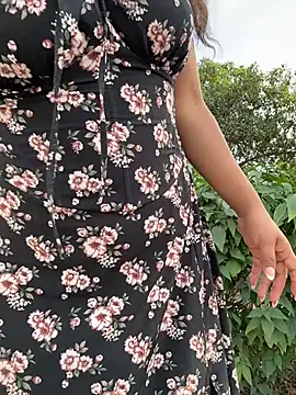 catalina16_ (F young) - 3 finger my ass public