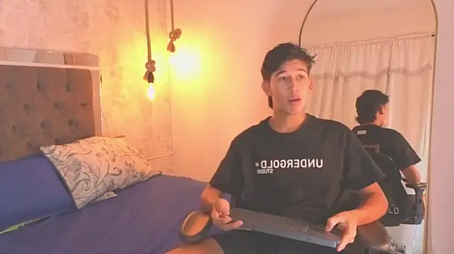 dave_eliot (M twink) - suck toes