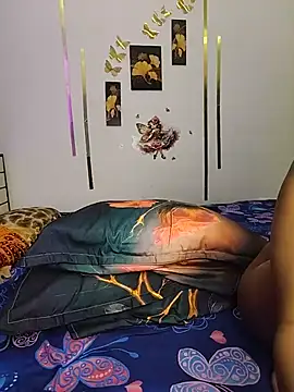 Misss-julli live cam on StripChat