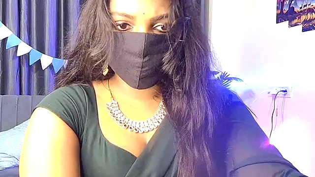 Goddess_In_Lust live cam on StripChat