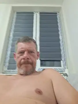 rus198000 live cam on StripChat